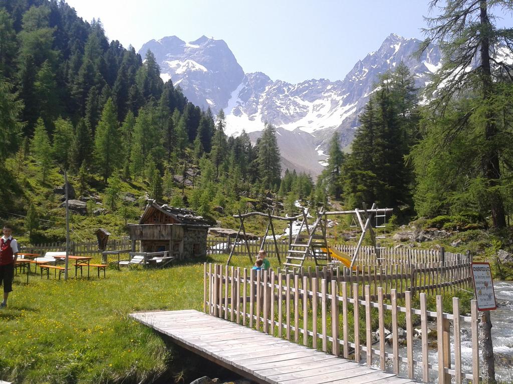 Brugglers Ferienhauser Sankt Leonhard im Pitztal Esterno foto